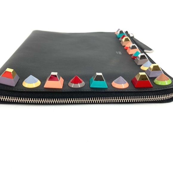 FENDI 8M0370 L-shaped zipper pouch with studs and a flat clutch logo. Leather... - Picture 8 of 12